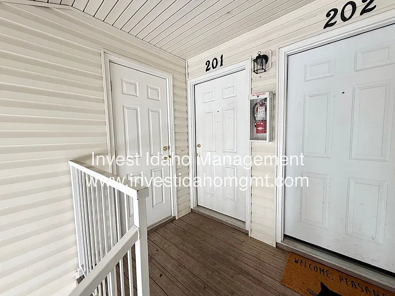 Avenger Lane — Photo 17