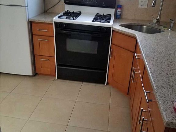 4th image of 160-20 43rd Ave #2-F