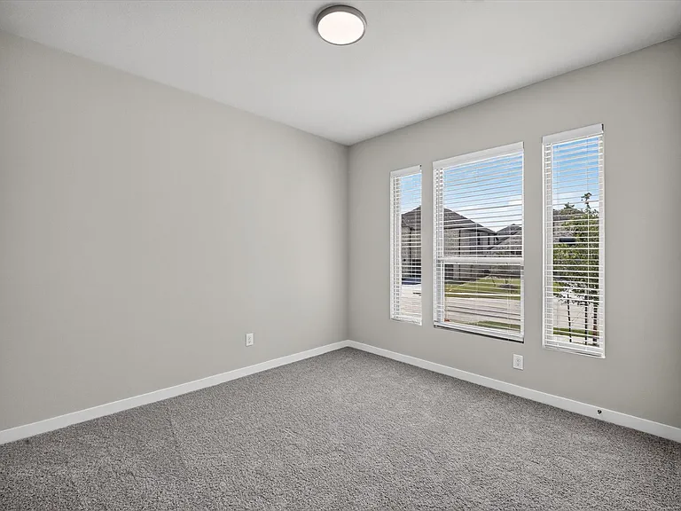 710 Summerberry Dr — Photo 7
