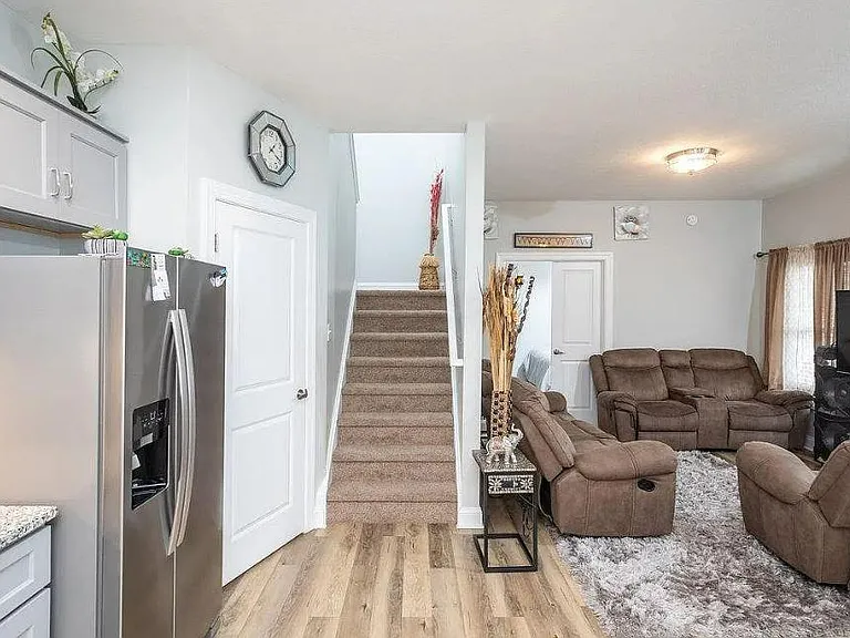 2664 Greenport Dr — Photo 10