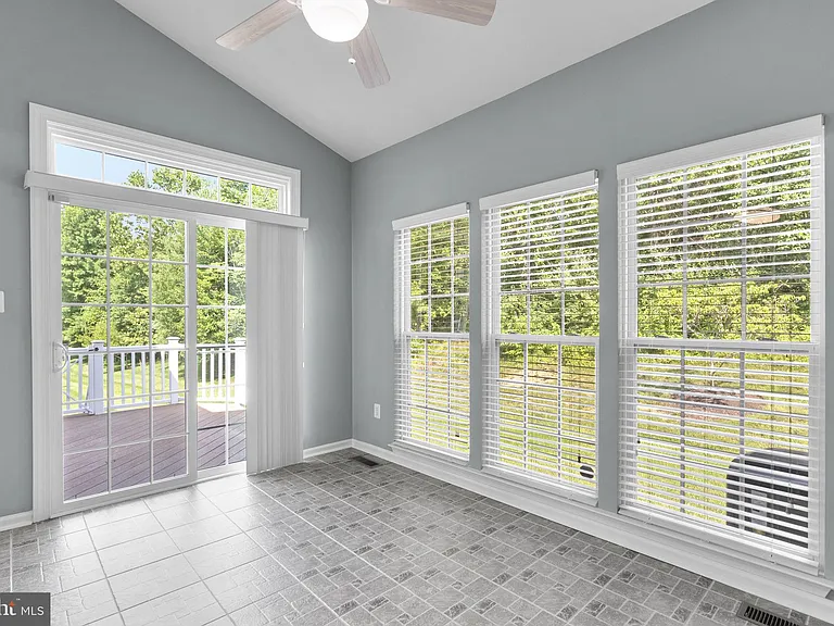 6381 Stockbridge Overlook Ct — Photo 18