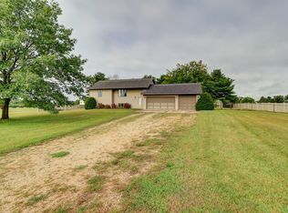 10421 Polo Rd, Rock Falls, IL 61071