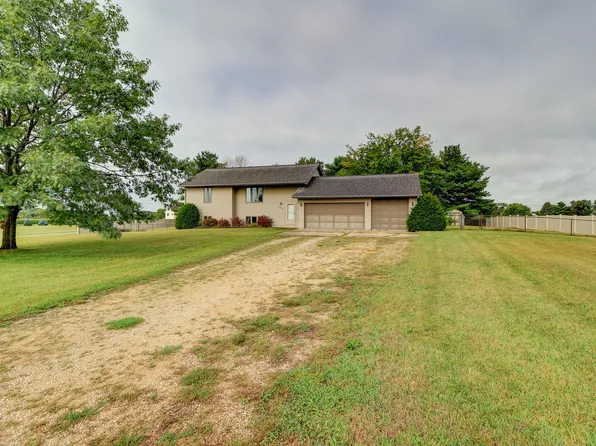 10421 Polo Rd, Rock Falls, IL 61071