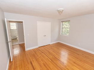 378 Park Rd APT B2, West Hartford, CT 06119