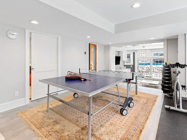 28 Washington Dr — Photo 24