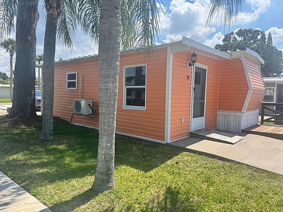 3rd image of 6735 Hammock Rd #18