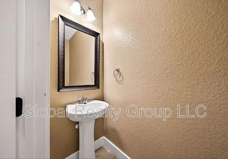 724 Saddle Cyn — Photo 30