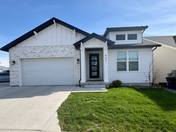 441 W Parkway Dr, Kaysville, UT 84037
