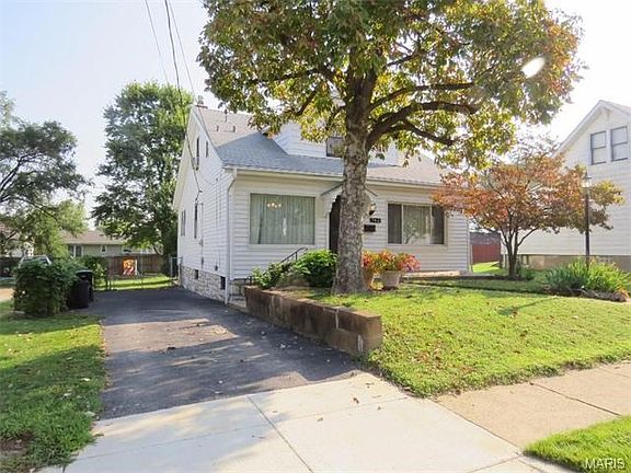 2nd image of 709 Hoffmeister Ave