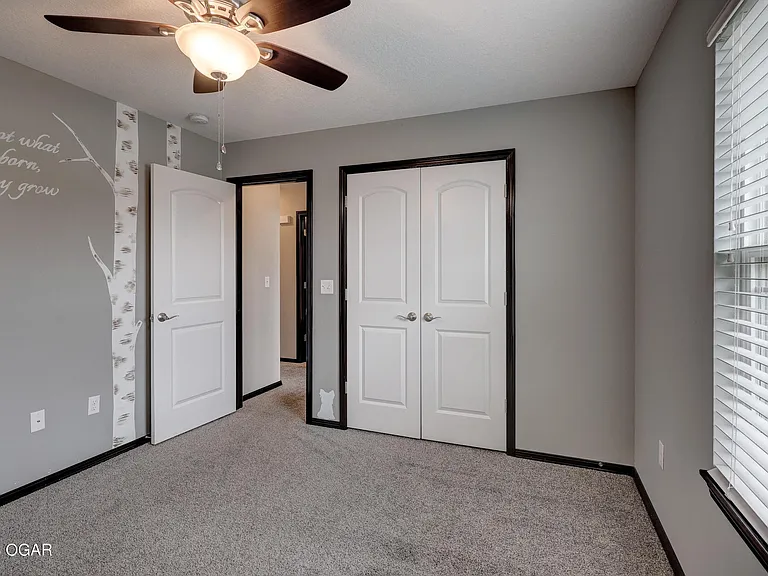 1233 Montana Pl — Photo 27