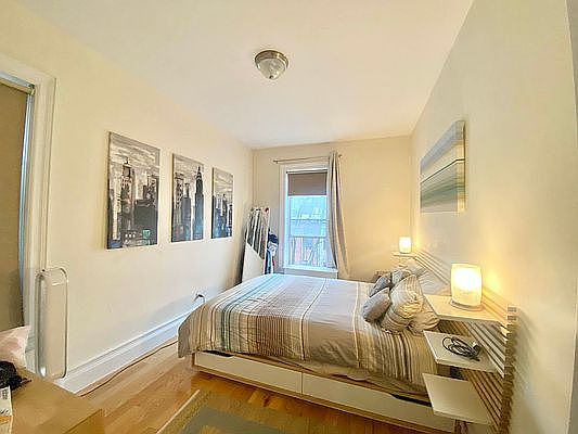 1st image of 447 W 43rd St #5X
