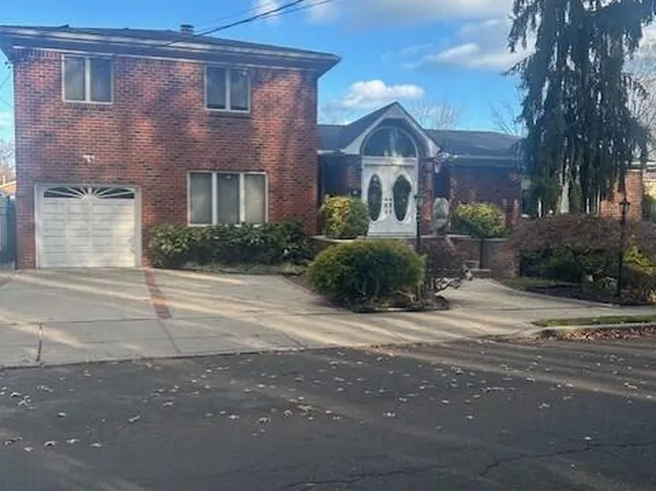 1061 Woodhull Ave, Staten Island, NY 10312