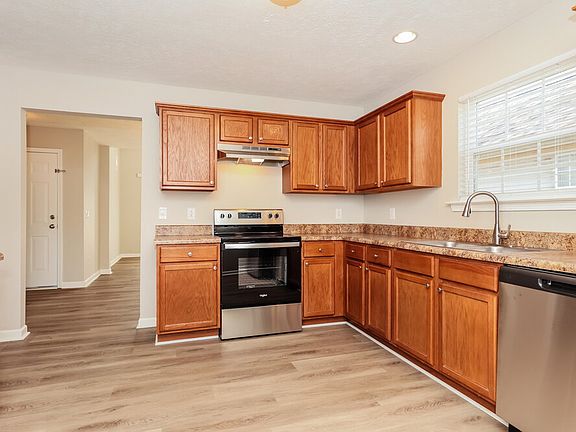 5th image of 2805 Windcrest Trl