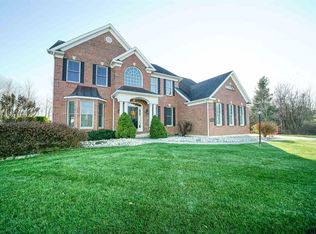 6 N Point Dr, Cohoes, NY 12047