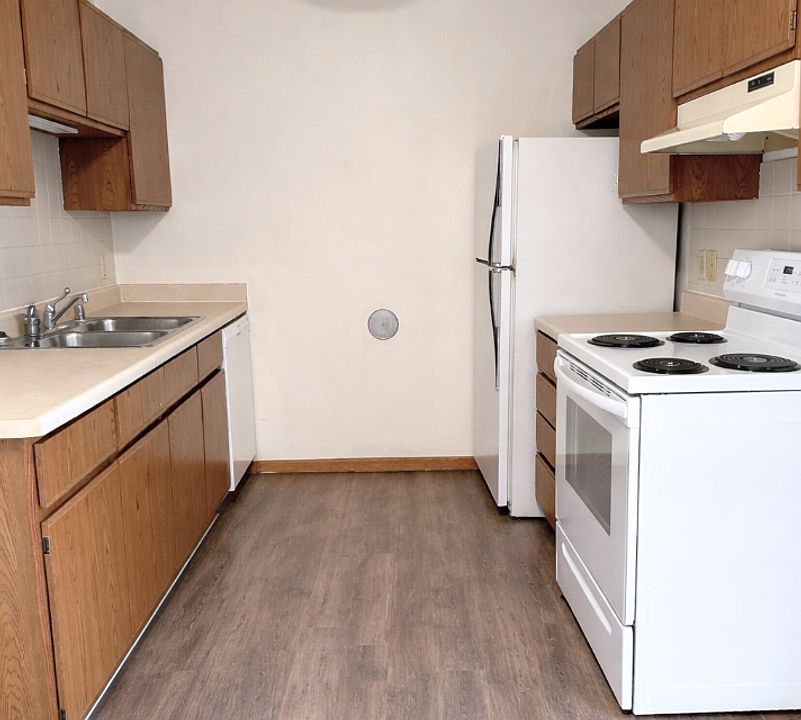 1st image of 101 Sharon St #1
