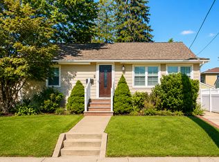 224 Horton Hwy, Mineola, NY 11501