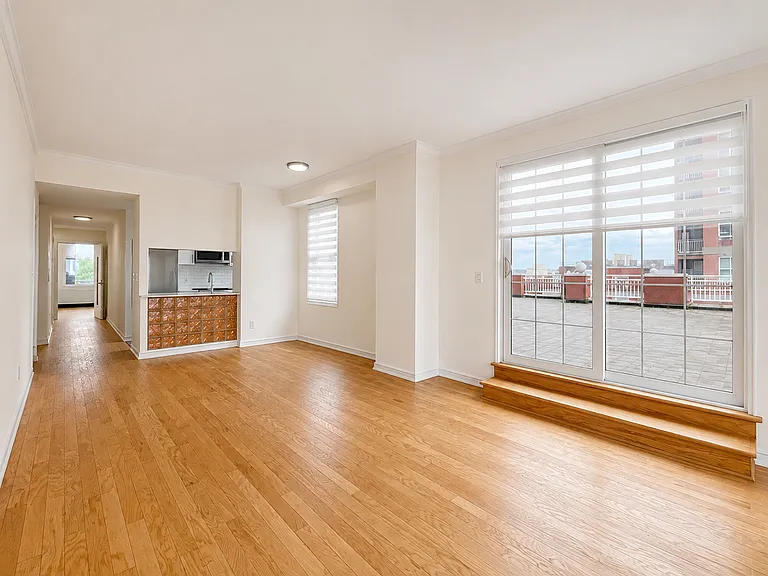45 Oceana Dr E #6D — Photo 2