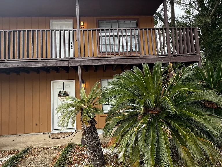 3850 Creighton Rd #7 — Photo 1