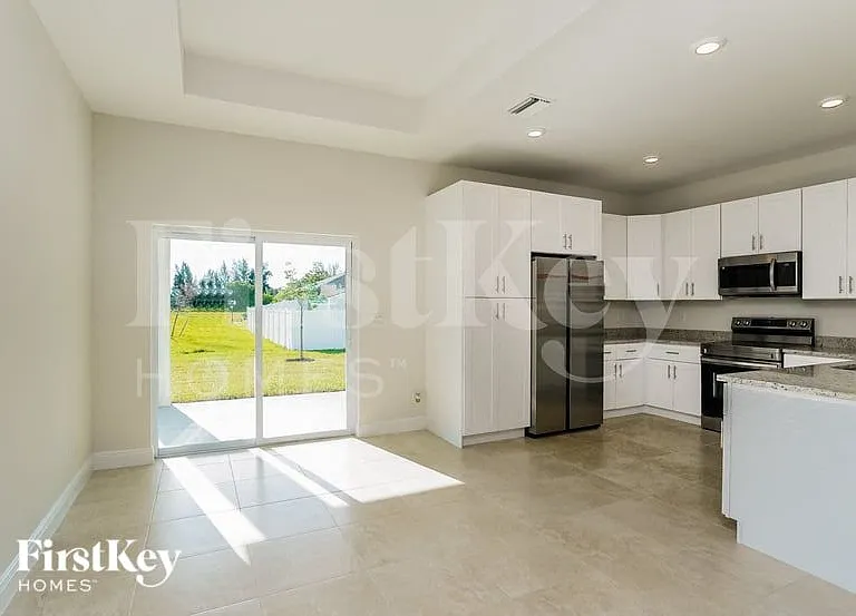 2120 NW 16th Pl — Photo 5