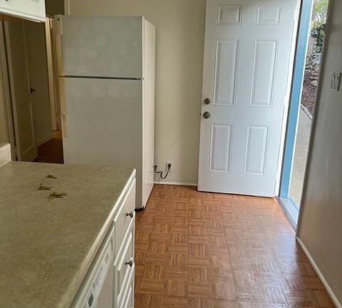 2nd image of 4240 Cleveland Ave #4240
