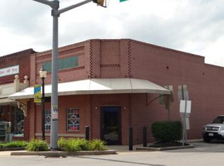 100 N Court Sq, Livingston, TN 38570