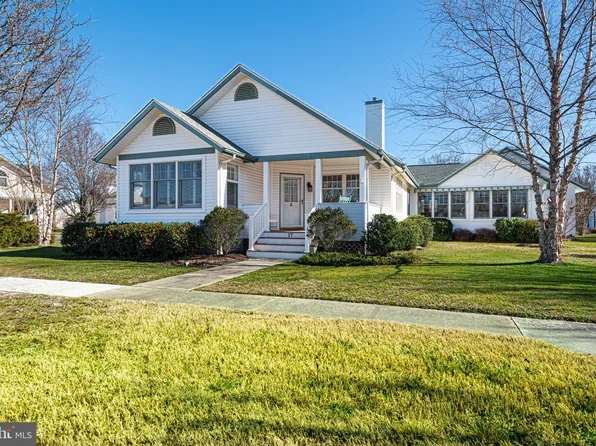 17 Cromwell Dr, Ocean View, DE 19970