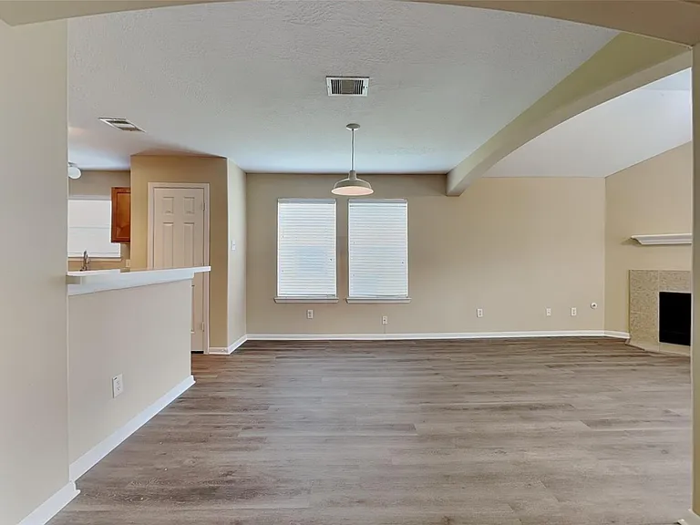 6530 Portlick Dr — Photo 4