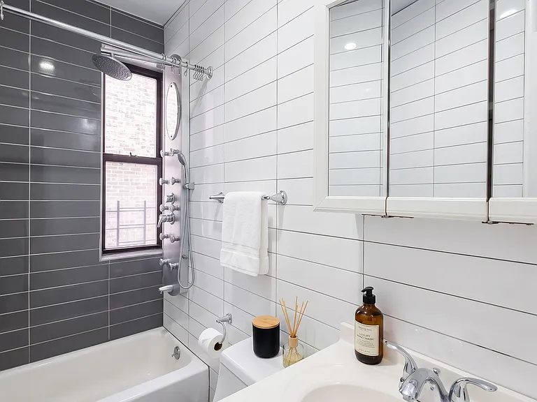 429 Lenox Ave #8 — Photo 5
