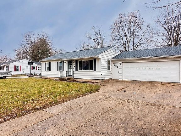 3rd image of 2214 Holly Ave