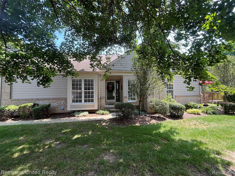 1st image of 39677 Muirfield Ln