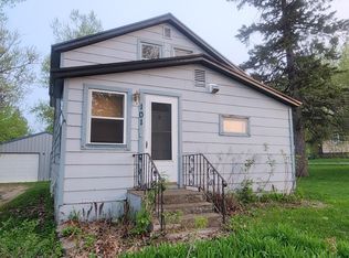 101 Cherry St NW, Bertha, MN 56437