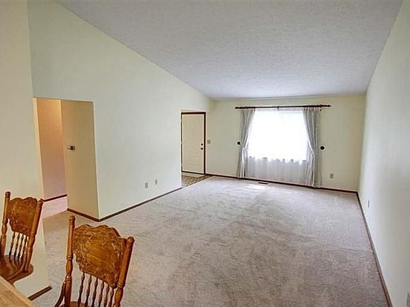 4th image of 10021 Broken Woods Dr