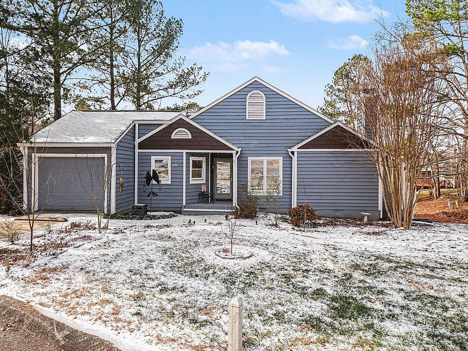 1st image of 527 Woodwinds Dr