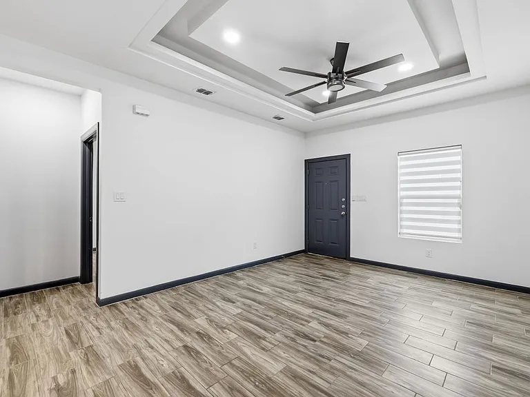 1408 E Hibiscus Ave #2 — Photo 3