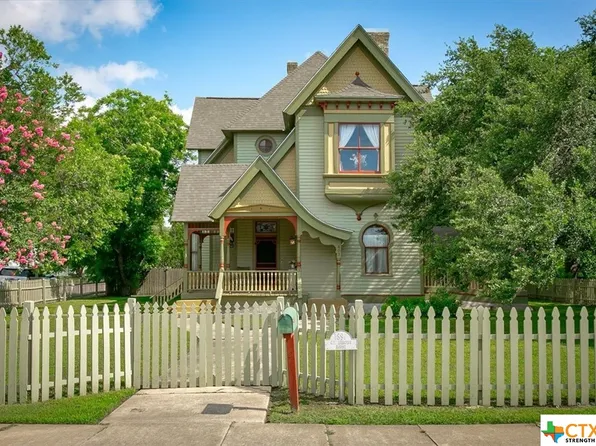 803 Saint Lawrence St, Gonzales, TX 78629