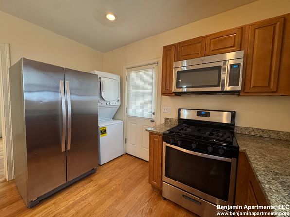 35 Pratt St #1R