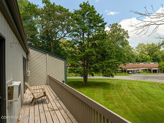 5th image of 213 Evergreen Ct