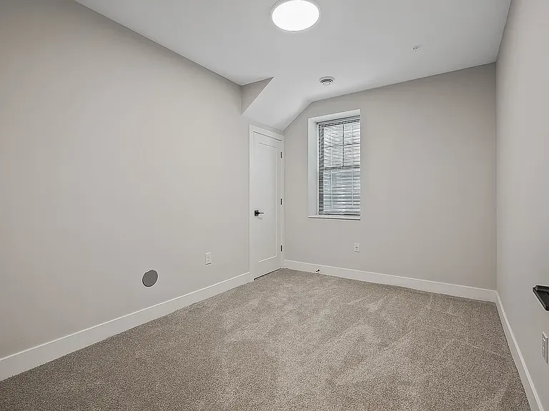 2413 1st Ave S #103 — Photo 21
