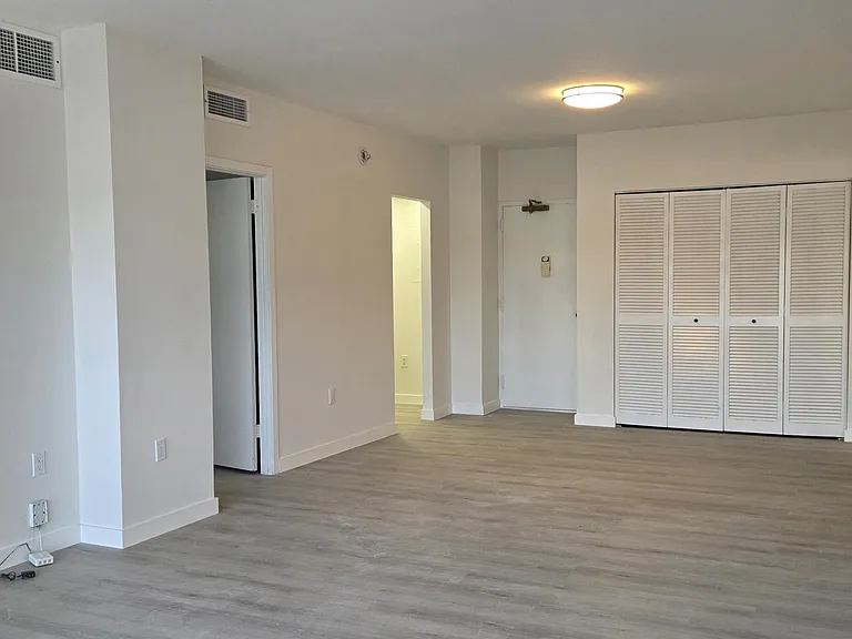 1980 S Ocean Dr #22C — Photo 10