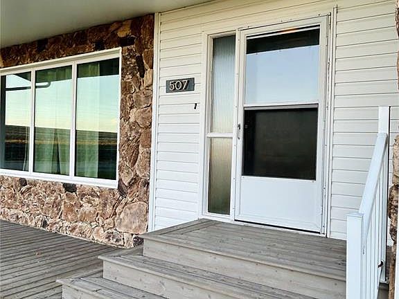 2nd image of 507 1st St E
