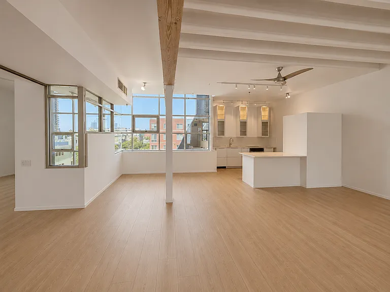 434 W Cedar St #4 — Photo 4