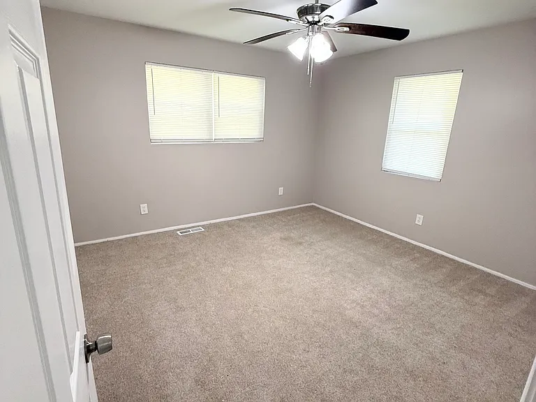 207 Custer Cir — Photo 9