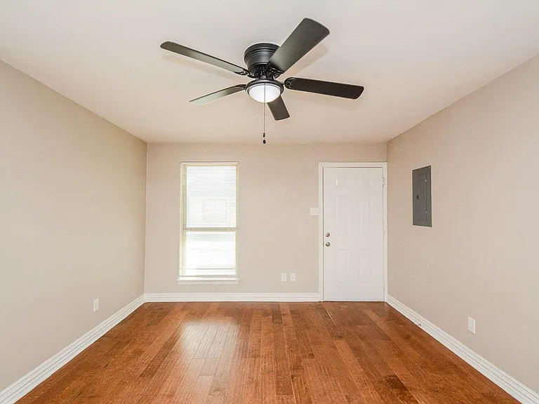 6018 Collingsworth St #1 — Photo 4