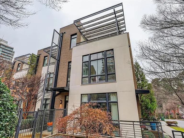 721 Longleaf Dr NE #1 — Photo 3