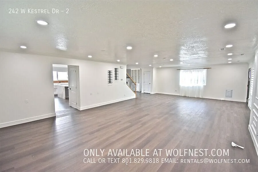 3 bed, 2.5 bath, 2672 sqft, $2,650 — Photo 3