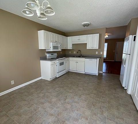 5th image of 642 Potomac Pl