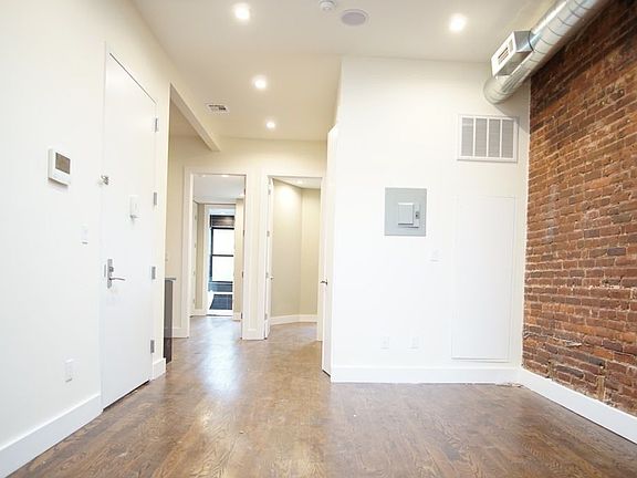 3rd image of 586 Franklin Ave #2