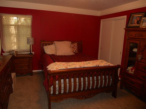 5th image of 4000 Oakdale Dr