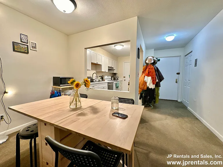 804 Centre St #7 — Photo 4