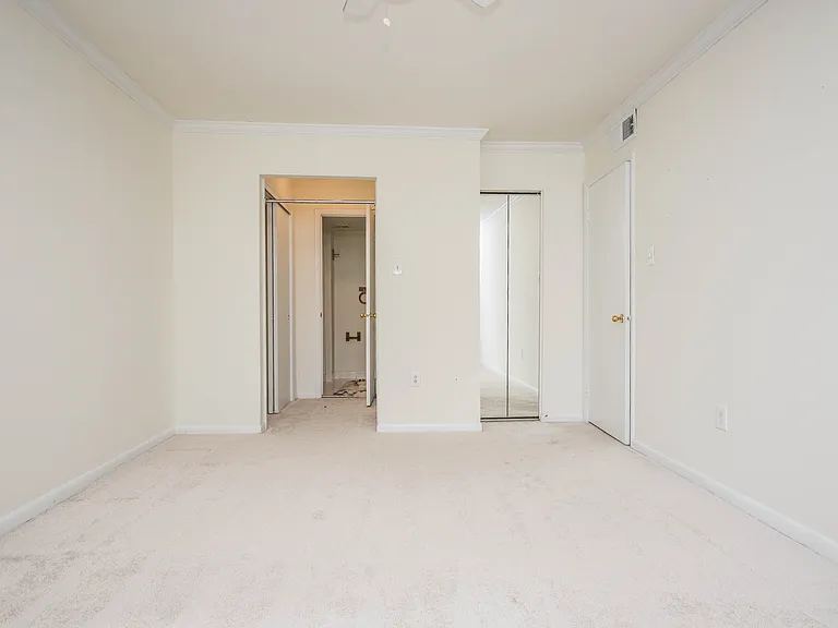 122 Roberts Ln #400 — Photo 16